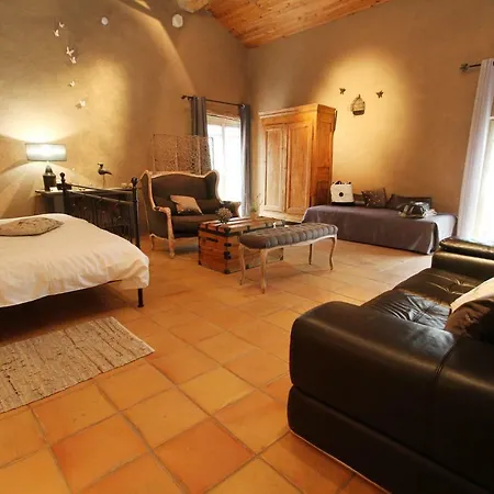 Du Pere Jean Bed & Breakfast *